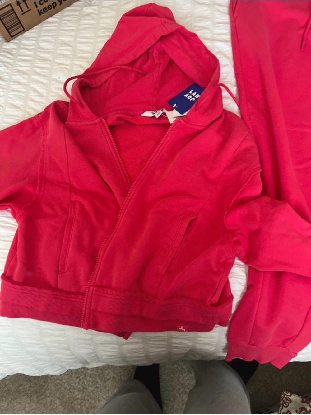Jogging suit - Picture 2 of 5